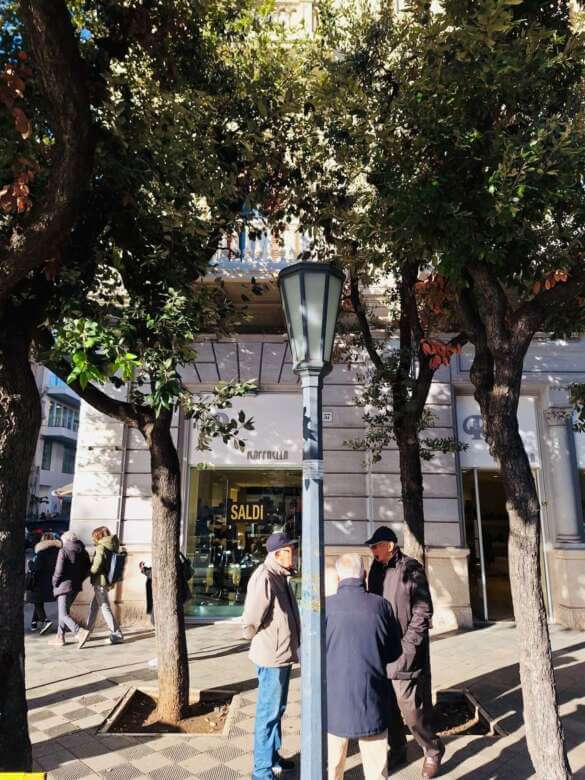 Galleria foto 'Bari, nuova luce in corso Cavour: via all’installazione di 40 lampade a led' - foto 3