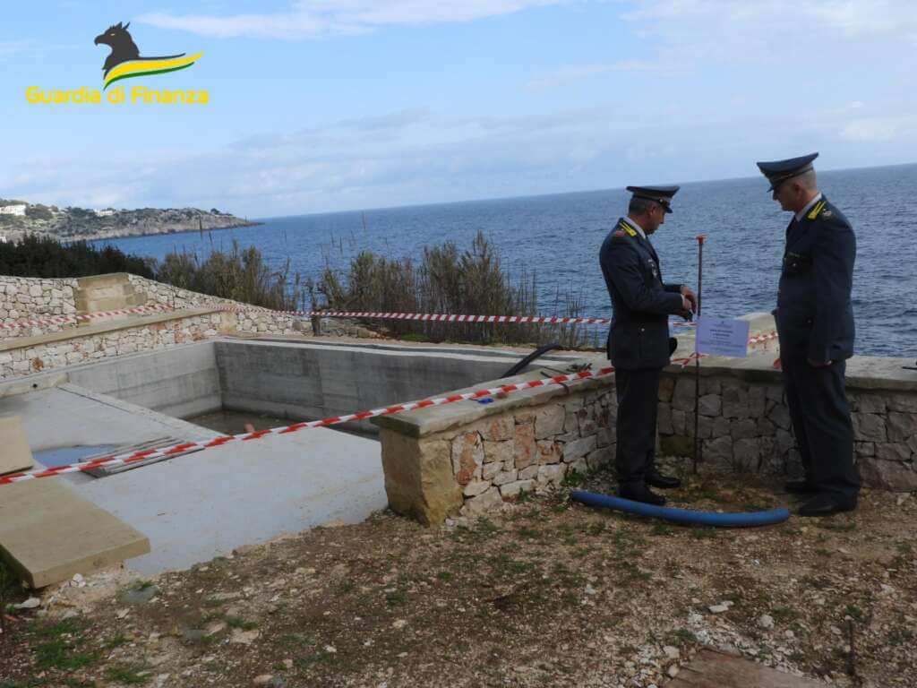 Galleria foto 'Diso, sigilli a una struttura turistica con piscina: i lavori erano abusivi, 5 denunce' - foto 3