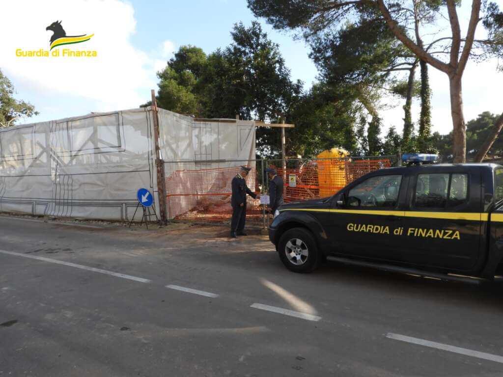 Galleria foto 'Diso, sigilli a una struttura turistica con piscina: i lavori erano abusivi, 5 denunce' - foto 2