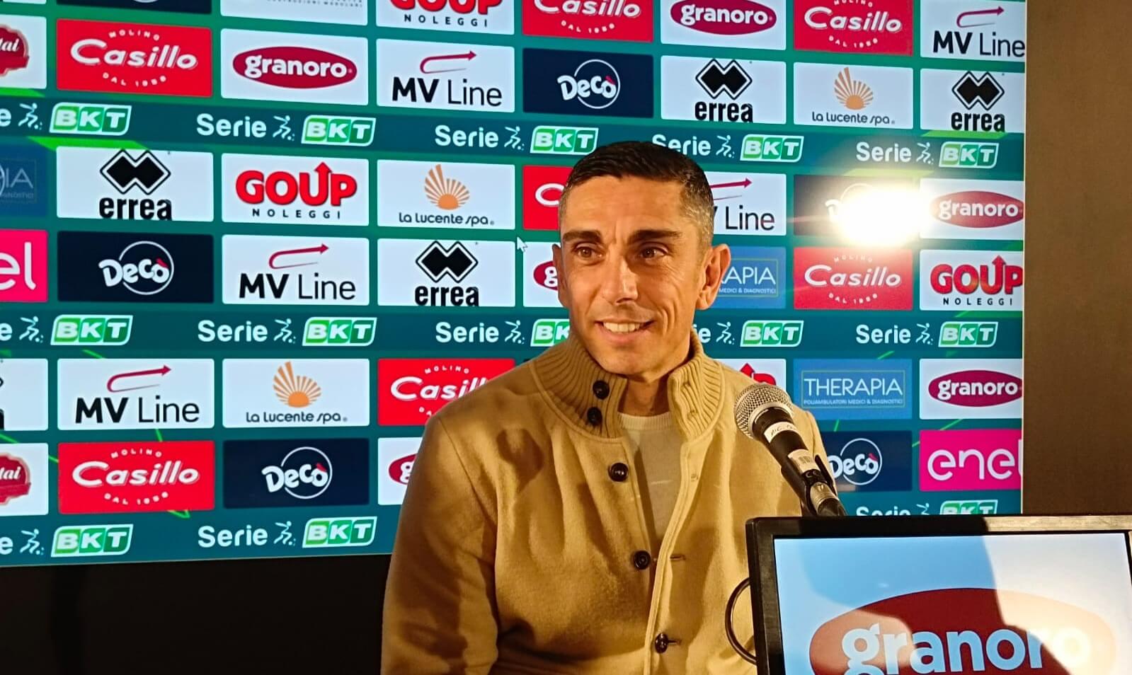 Verso Bari-Frosinone, Longo: «Affrontiamo la partita come se fossero i primi» Verso Bari-Frosinone, Longo: «Affrontiamo la partita come se fossero i primi»
