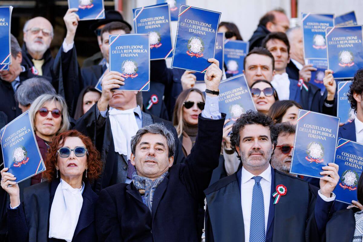 Pm e giudici “colleghi”, un’anomalia soltanto italiana