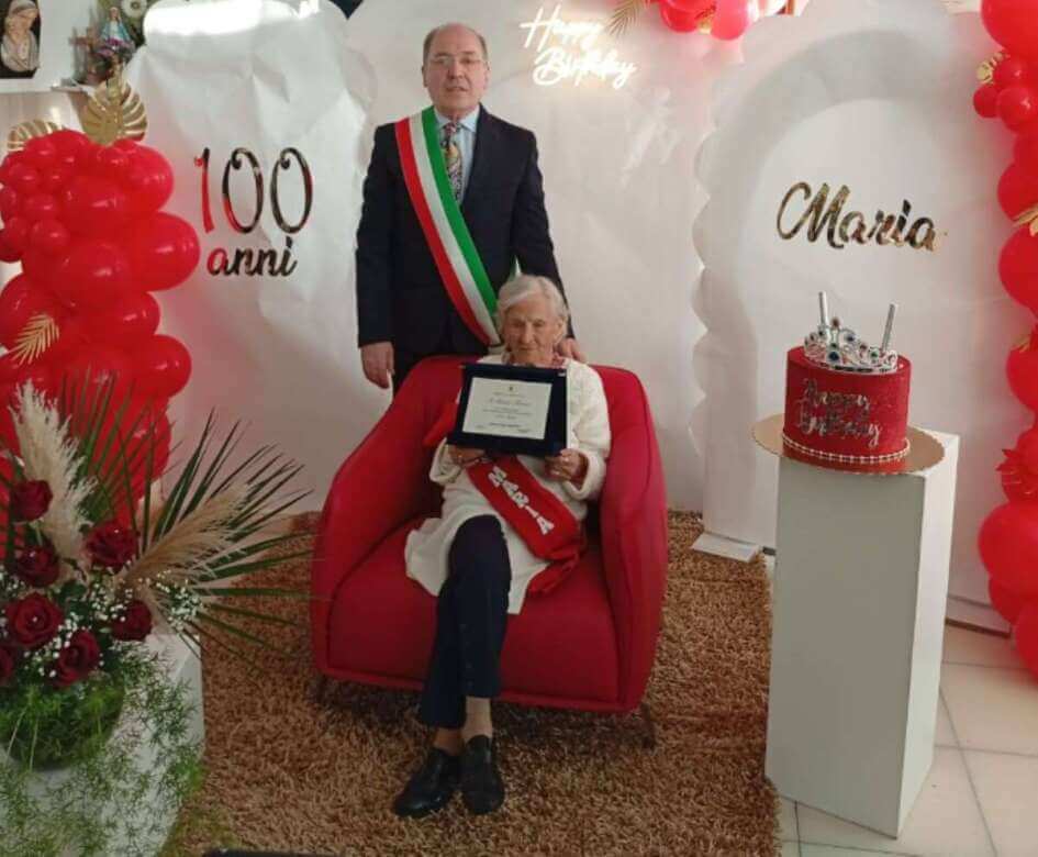 Galleria foto 'Sant’Agata di Puglia vanta 3 ultracentenarie su 1800 abitanti: nonna Maria l’ultima a festeggiare' - foto 1