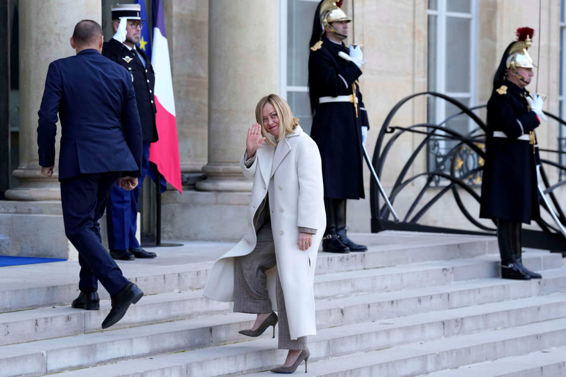 Summit di Parigi: 11 paesi partecipanti, malumore tra gli esclusi
