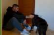Brindisi, Citro adotta una cagnolina vissuta 17 anni in canile: «Non potevi andartene senza conoscere l’amore»
