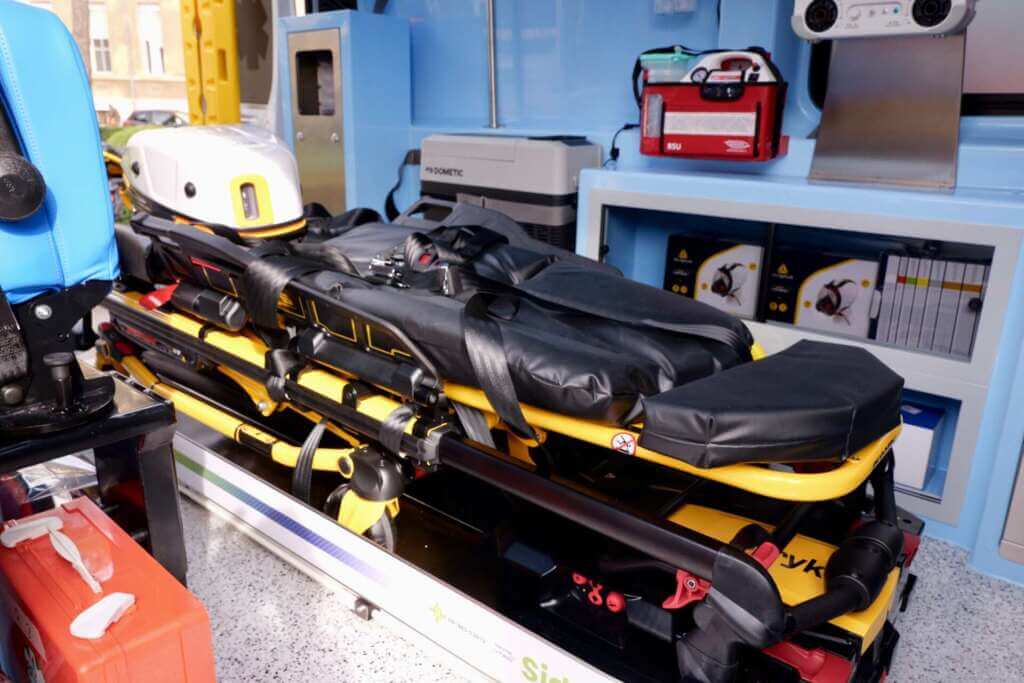 Bari, al Policlinico nuove ambulanze per la rianimazione e le emergenze neonatali – FOTO e VIDEO