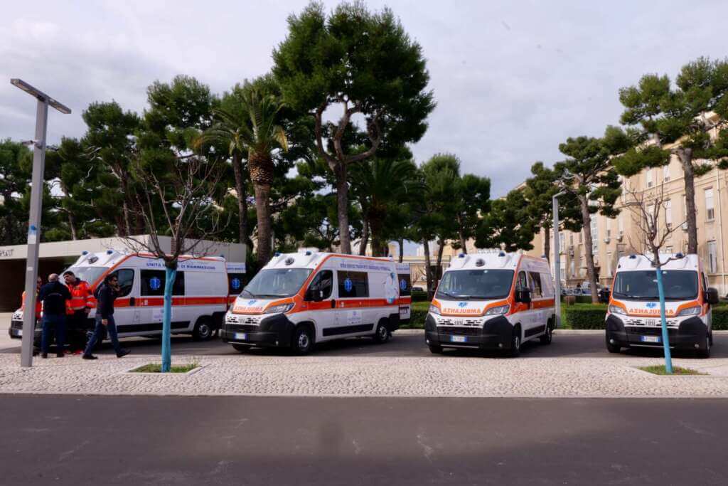 Bari, al Policlinico nuove ambulanze per la rianimazione e le emergenze neonatali – FOTO e VIDEO