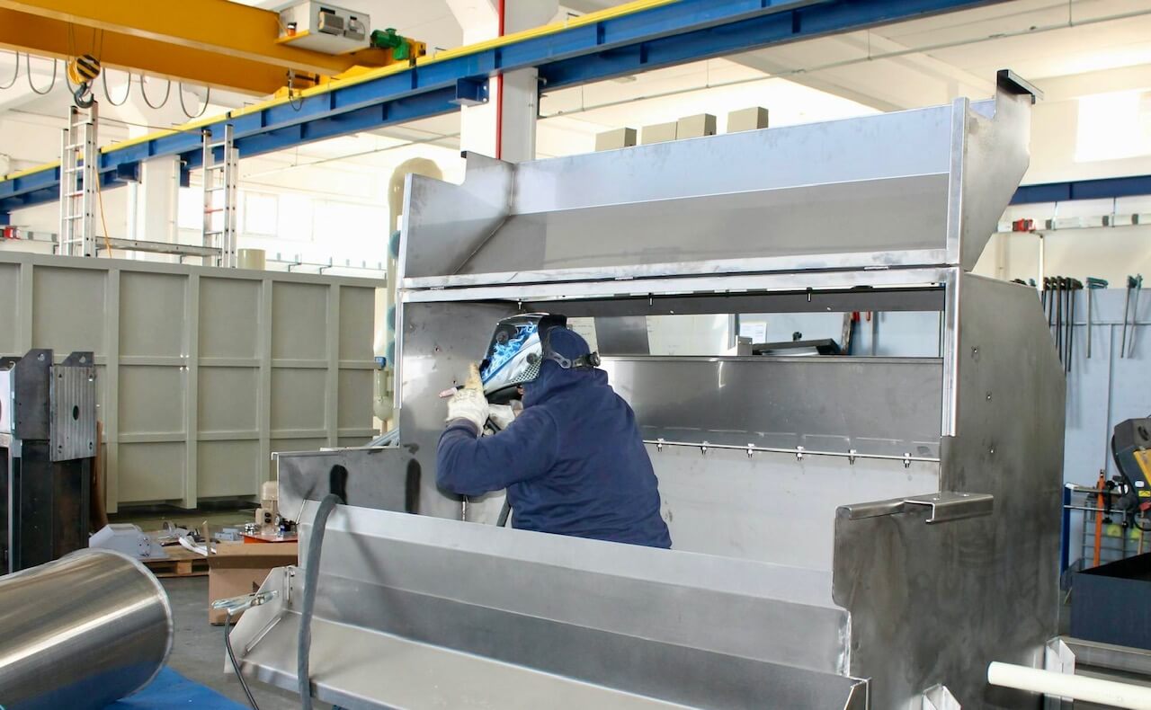 Al Sud le aziende stringono la cinghia. Prestiti alle imprese calati del 33% Al Sud le aziende stringono la cinghia. Prestiti alle imprese calati del 33%