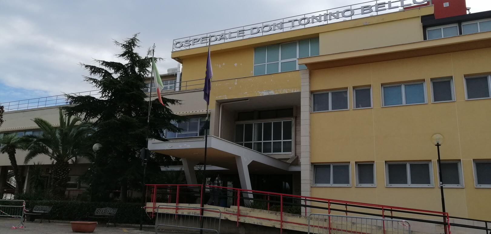 Molfetta, chiede ai pazienti 100 euro per saltare le liste d’attesa: arrestato un dirigente medico