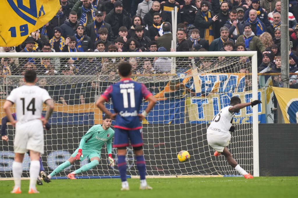 Galleria foto 'Serie A, Chivu fa suo il derby emiliano all’esordio: il Parma batte 2-0 il Bologna' - foto 1