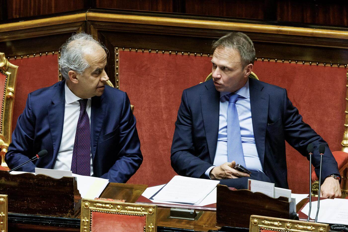 Clima infuocato al Consiglio dei Ministri: Lollobrigida contro Piantedosi sul caso Bari