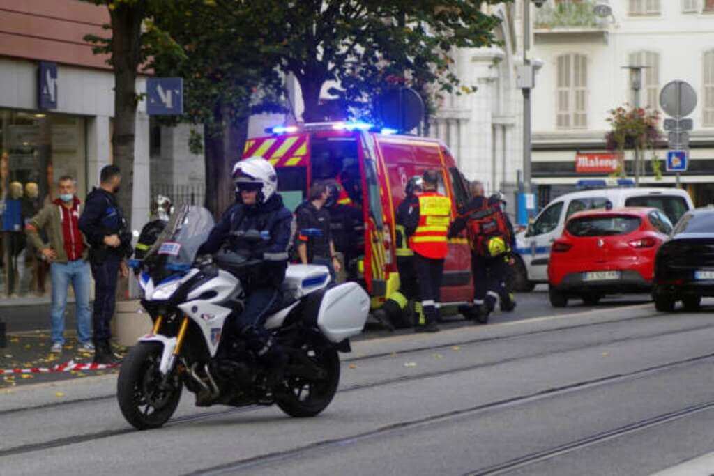 Galleria foto 'Francia, attacco con coltello a Mulhouse: morta una persona. Fermato l’aggressore' - foto 1