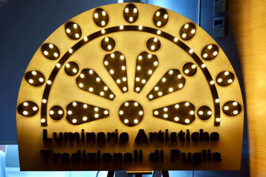 Nasce il logo “Luminarie artistiche tradizionali di Puglia”: «Tutela e valorizzazione» – VIDEO Nasce il logo “Luminarie artistiche tradizionali di Puglia”: «Tutela e valorizzazione» – VIDEO