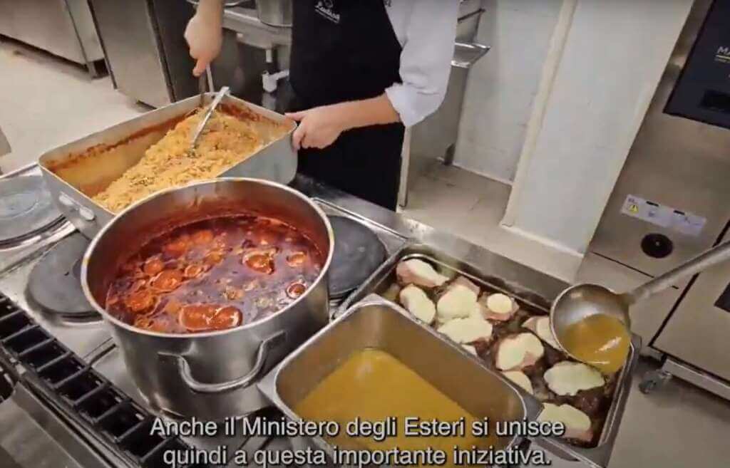 Galleria foto 'Spreco alimentare: la Farnesina apre la mensa ai poveri in collaborazione con Ladisa – VIDEO' - foto 1