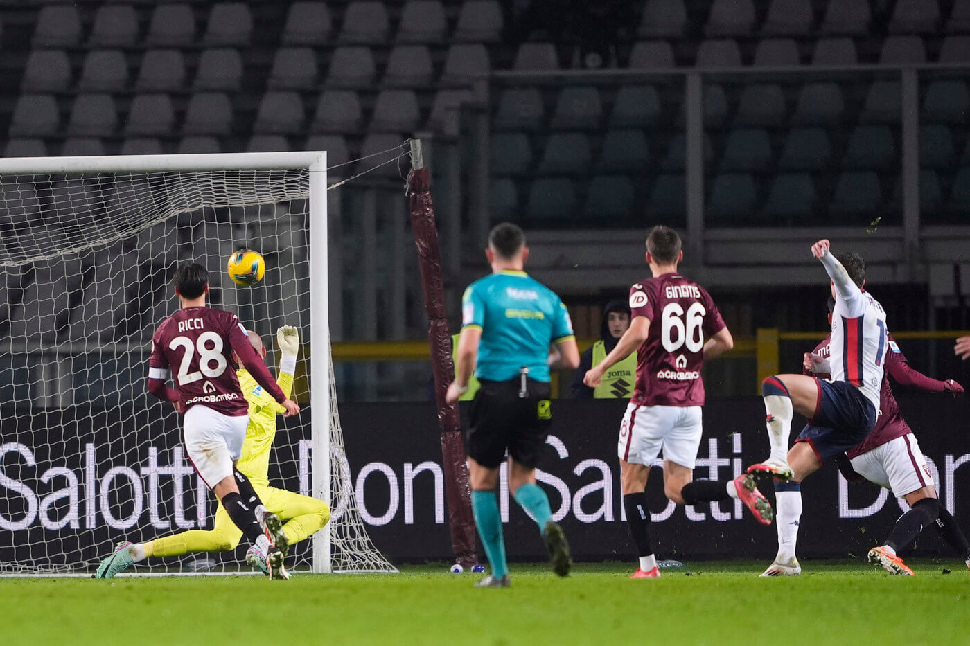 Serie A, Pinamonti rimedia all’autogol di Thorsby: finisce 1-1 tra Torino e Genoa