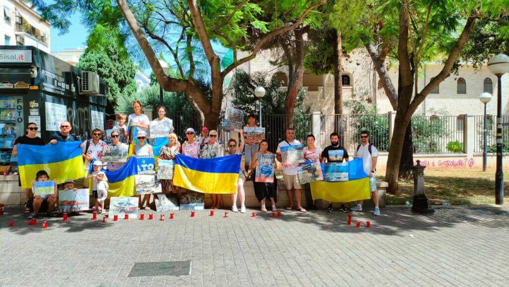 Galleria foto 'Tre anni fa l’inizio della guerra in Ucraina, a Bari le associazioni si mobilitano' - foto 1