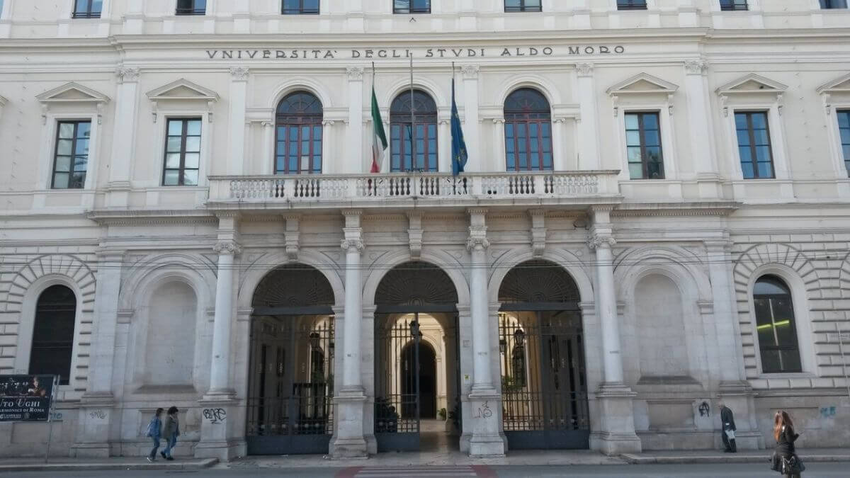 Un sondaggio sui candidati rettori? L’UniBa: «Mai commissionato. Denunceremo l’uso illegittimo del logo»