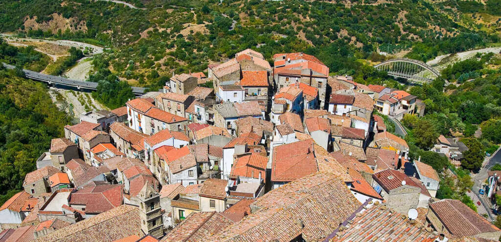 Galleria foto 'Smart working in Basilicata, via agli incentivi alle imprese contro lo spopolamento' - foto 1