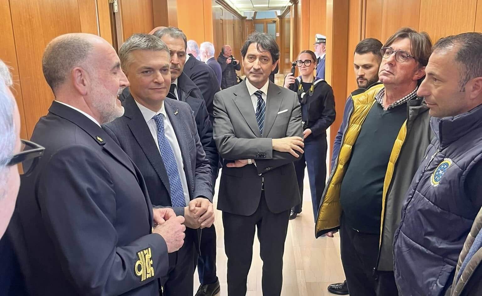 Bari, il viceministro Rixi visita il porto: «Motore di sviluppo e innovazione» Bari, il viceministro Rixi visita il porto: «Motore di sviluppo e innovazione»