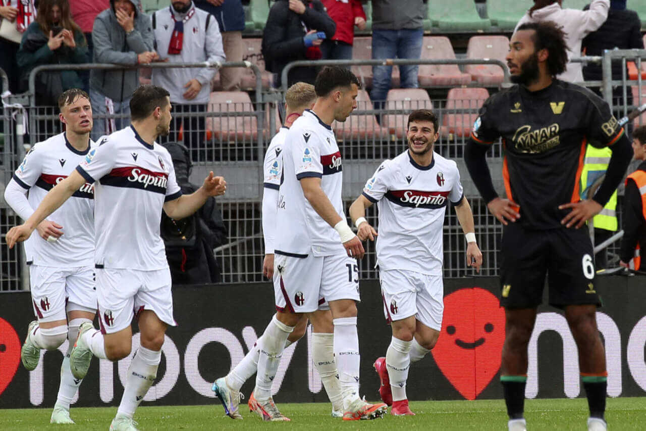 Serie A, Orsolini la decide e continua il sogno Champions League per Italiano: Venezia-Bologna 0-1 Serie A, Orsolini la decide e continua il sogno Champions League per Italiano: Venezia-Bologna 0-1