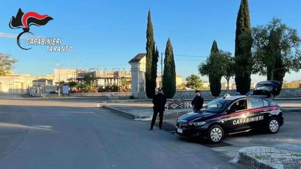 Galleria foto 'Laterza, non si ferma al controllo e in fuga getta 100 gr di cocaina dall’auto: arrestato 51enne' - foto 1