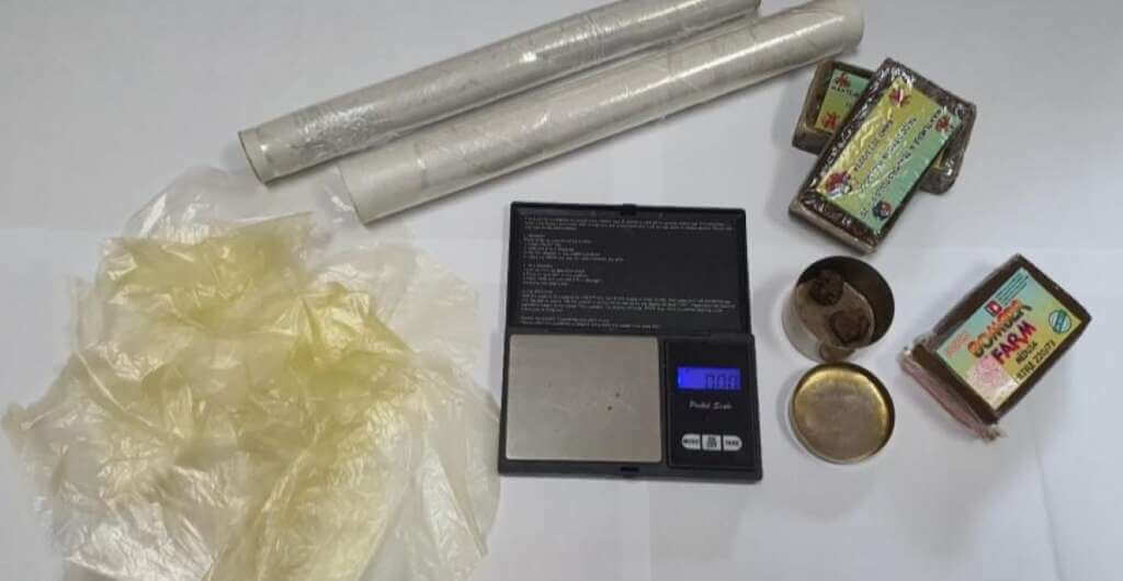 Galleria foto 'Spaccio di stupefacenti nel Leccese, sequestrati 300 grammi di hashish a Trepuzzi: un arresto' - foto 1