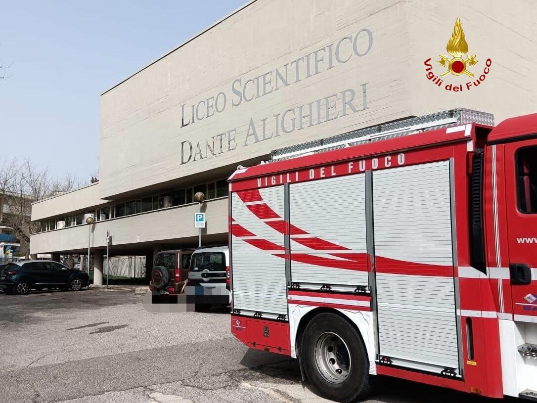 Matera, dopo l’ultimo sciame sismico verifiche strutturali al liceo Alighieri. Mancini: «Nessun problema»