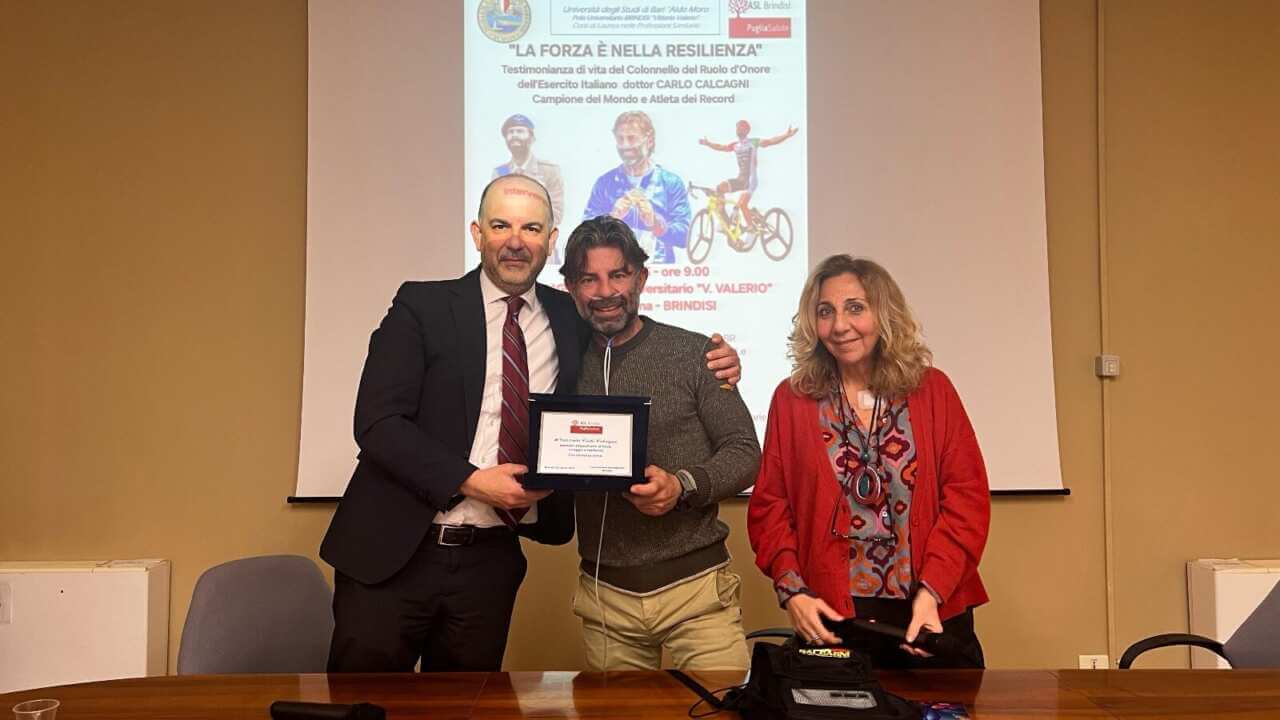 Bari, il colonnello “Iron man” Carlo Calcagni incontra gli studenti: «Le mie cicatrici sono decorazioni»