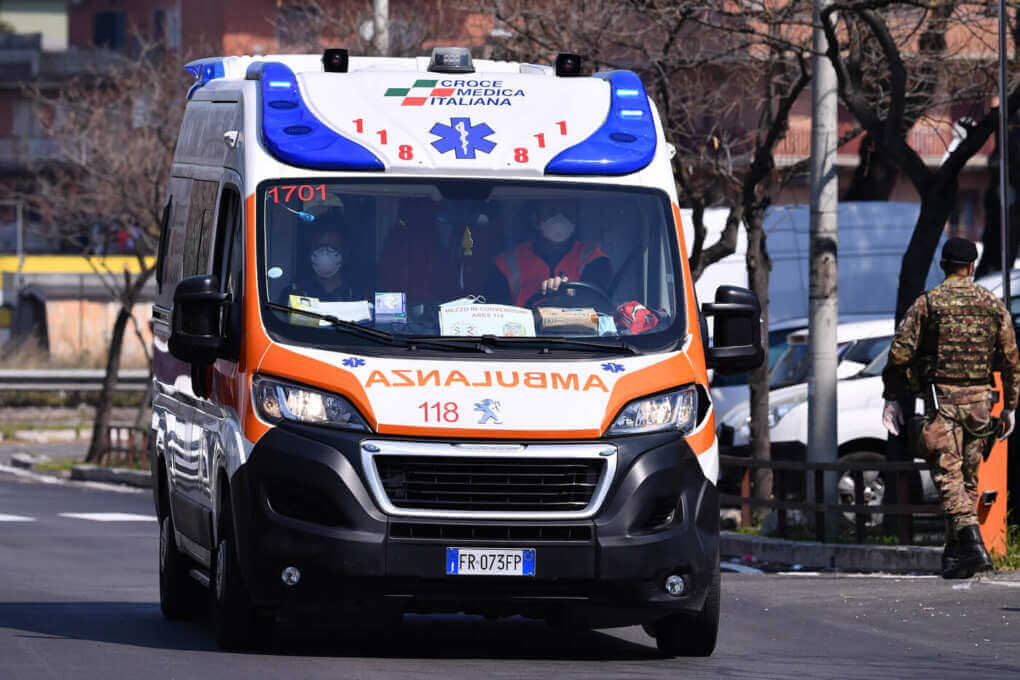 Roma, studentessa in shock anafilattico dopo aver mangiato un panino: muore una 21enne Roma, studentessa in shock anafilattico dopo aver mangiato un panino: muore una 21enne