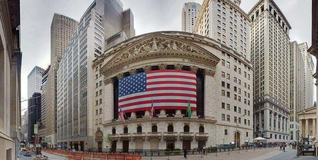 Galleria foto 'Borsa americana a picco: Tesla tra le peggiori perde oltre il 5%' - foto 1