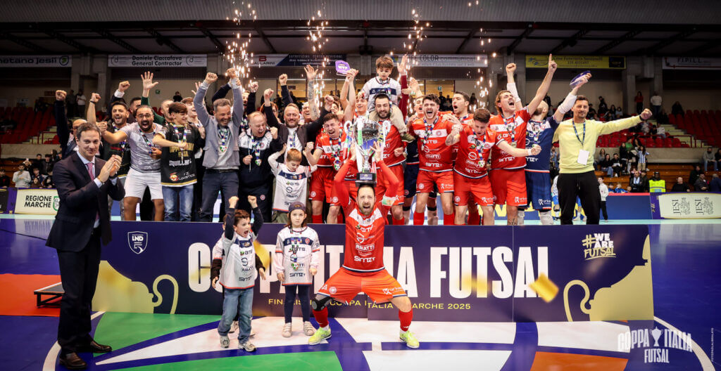 Calcio a 5, i Bulldog Capurso trionfano nella Coppa Italia di Serie A2 Elite: battuto l’Academy Pescara 5-1 Calcio a 5, i Bulldog Capurso trionfano nella Coppa Italia di Serie A2 Elite: battuto l’Academy Pescara 5-1