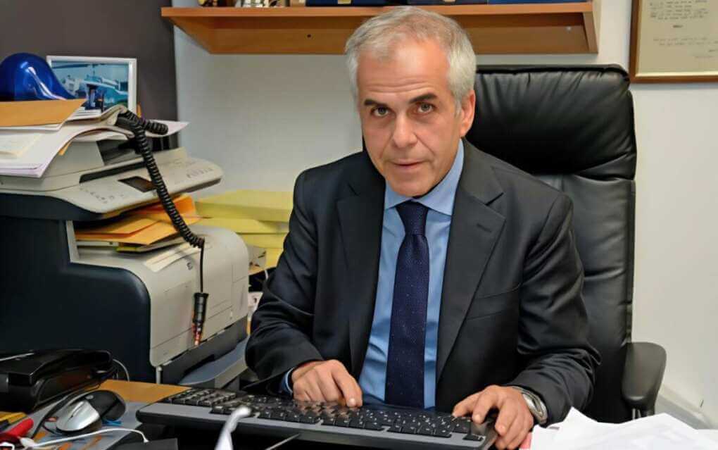 Dossier illegali, è morto il super poliziotto Carmine Gallo: era agli arresti domiciliari Dossier illegali, è morto il super poliziotto Carmine Gallo: era agli arresti domiciliari