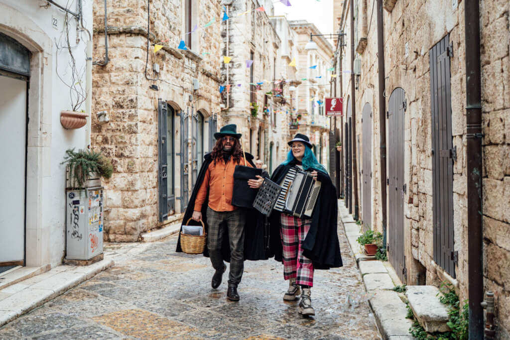 Galleria foto 'Carnevale di Putignano: 25mila presenze per la terza serata. Cresce l’attesa per il gran finale a ritmo di tamburello – FOTO' - foto 51
