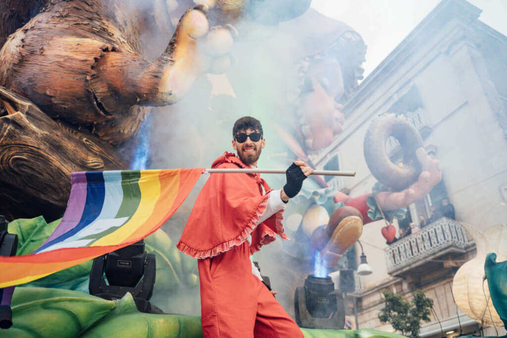 Galleria foto 'Carnevale di Putignano: 25mila presenze per la terza serata. Cresce l’attesa per il gran finale a ritmo di tamburello – FOTO' - foto 43