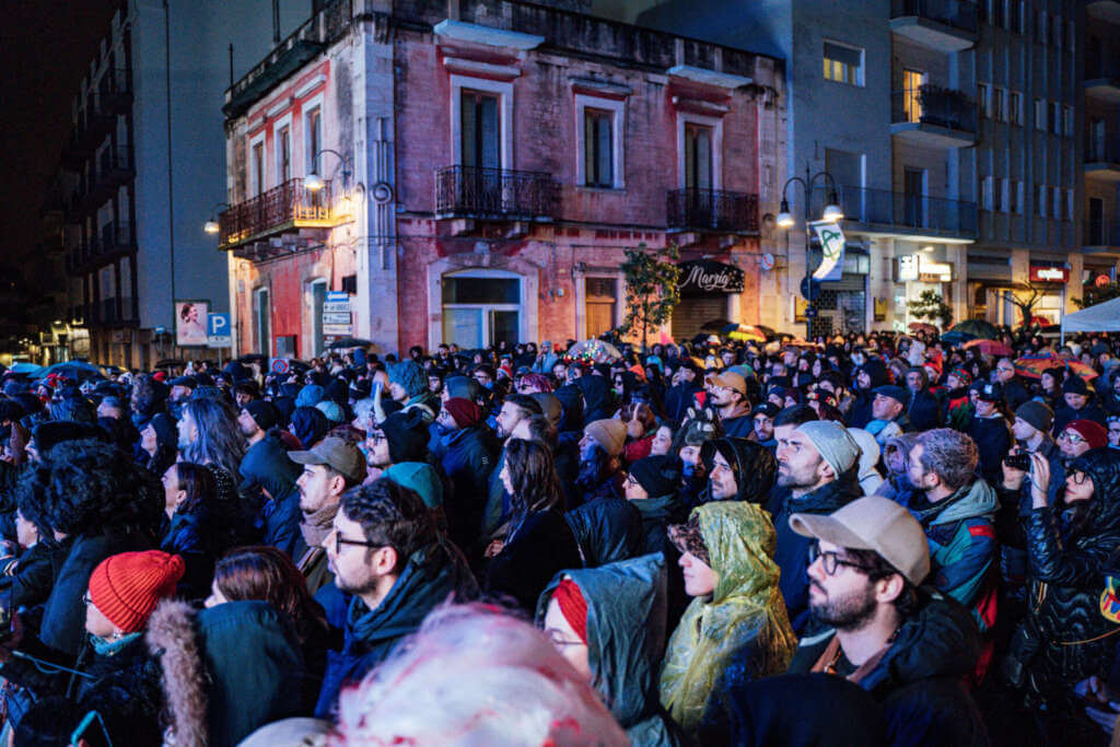 Galleria foto 'Carnevale di Putignano: 25mila presenze per la terza serata. Cresce l’attesa per il gran finale a ritmo di tamburello – FOTO' - foto 5