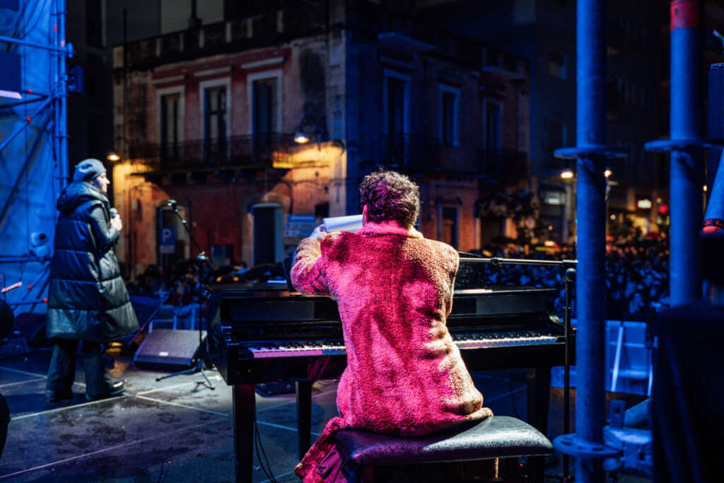Galleria foto 'Carnevale di Putignano: 25mila presenze per la terza serata. Cresce l’attesa per il gran finale a ritmo di tamburello – FOTO' - foto 8