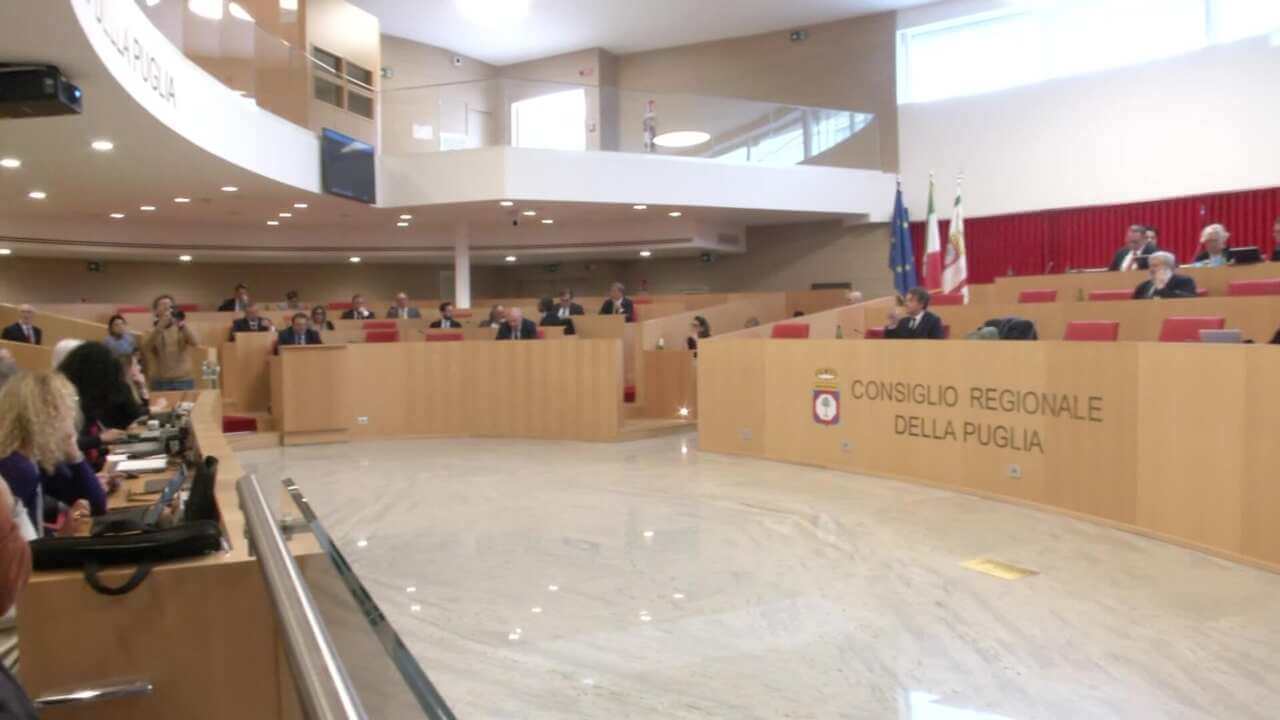 Il ddl anti-trasformisti in Puglia, FdI vuole riprovarci. Sos a Pd e M5S: «Votino a favore» Il ddl anti-trasformisti in Puglia, FdI vuole riprovarci. Sos a Pd e M5S: «Votino a favore»