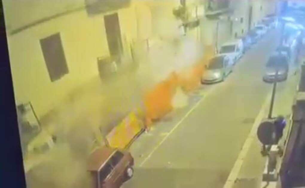 Bari, la 74enne in ospedale: «È in Rianimazione ma cosciente». Il momento del crollo – VIDEO Bari, la 74enne in ospedale: «È in Rianimazione ma cosciente». Il momento del crollo – VIDEO