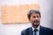 La proposta dell’ex ministro Franceschini: «Ai figli solo il cognome della madre»
