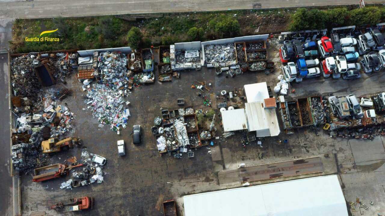 Corato, discarica abusiva su terreni agricoli: sequestrata una società da 900mila euro – VIDEO Corato, discarica abusiva su terreni agricoli: sequestrata una società da 900mila euro – VIDEO