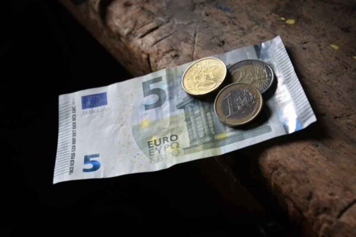 Lavoro povero, i dati su reddito e occupazione fanno scattare l’allarme