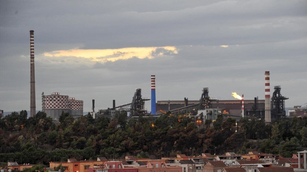 Ex Ilva, il Ministero delle Imprese autorizza i commissari ad avviare le trattative con Baku Steel Ex Ilva, il Ministero delle Imprese autorizza i commissari ad avviare le trattative con Baku Steel