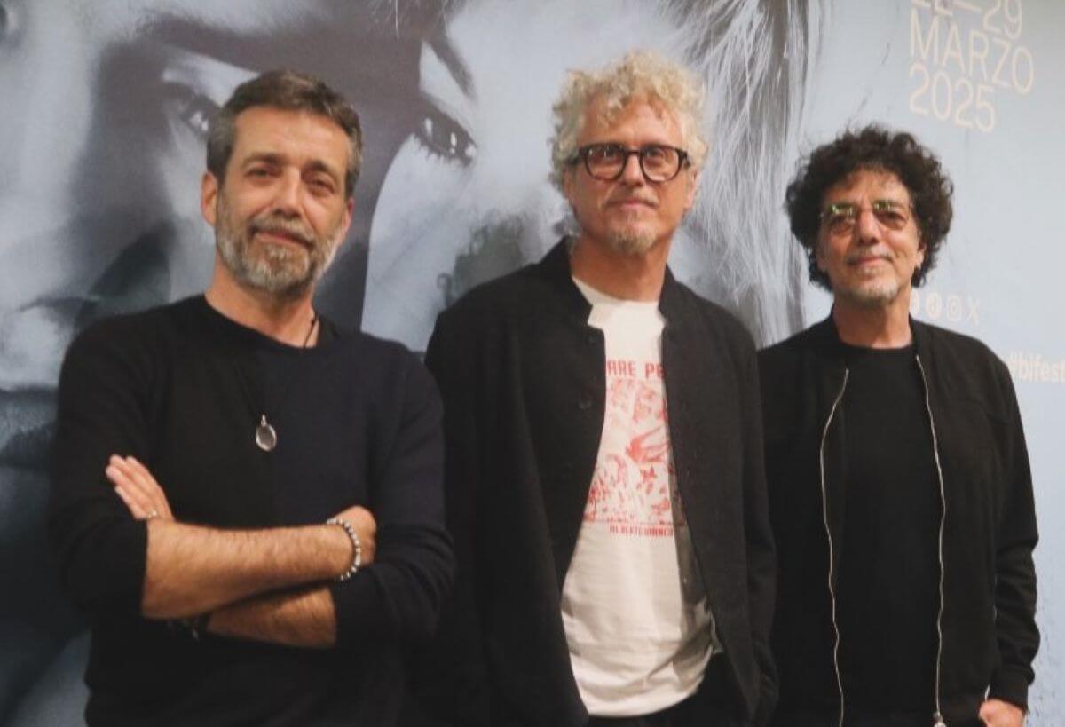 Bari, al Bif&st un’amicizia musicale che sfida il tempo: Fabi, Silvestri e Gazzè presentano “Un passo alla volta”