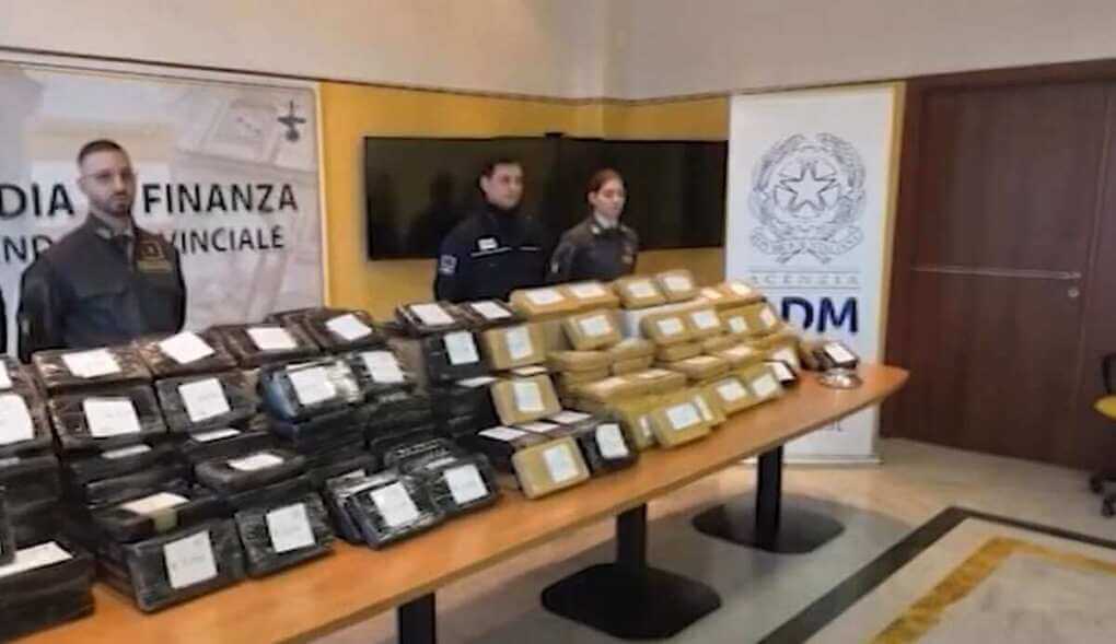 Genova, sequestrati al porto 240 chili di cocaina: lo spaccio avrebbe fruttato circa 50 milioni di euro
