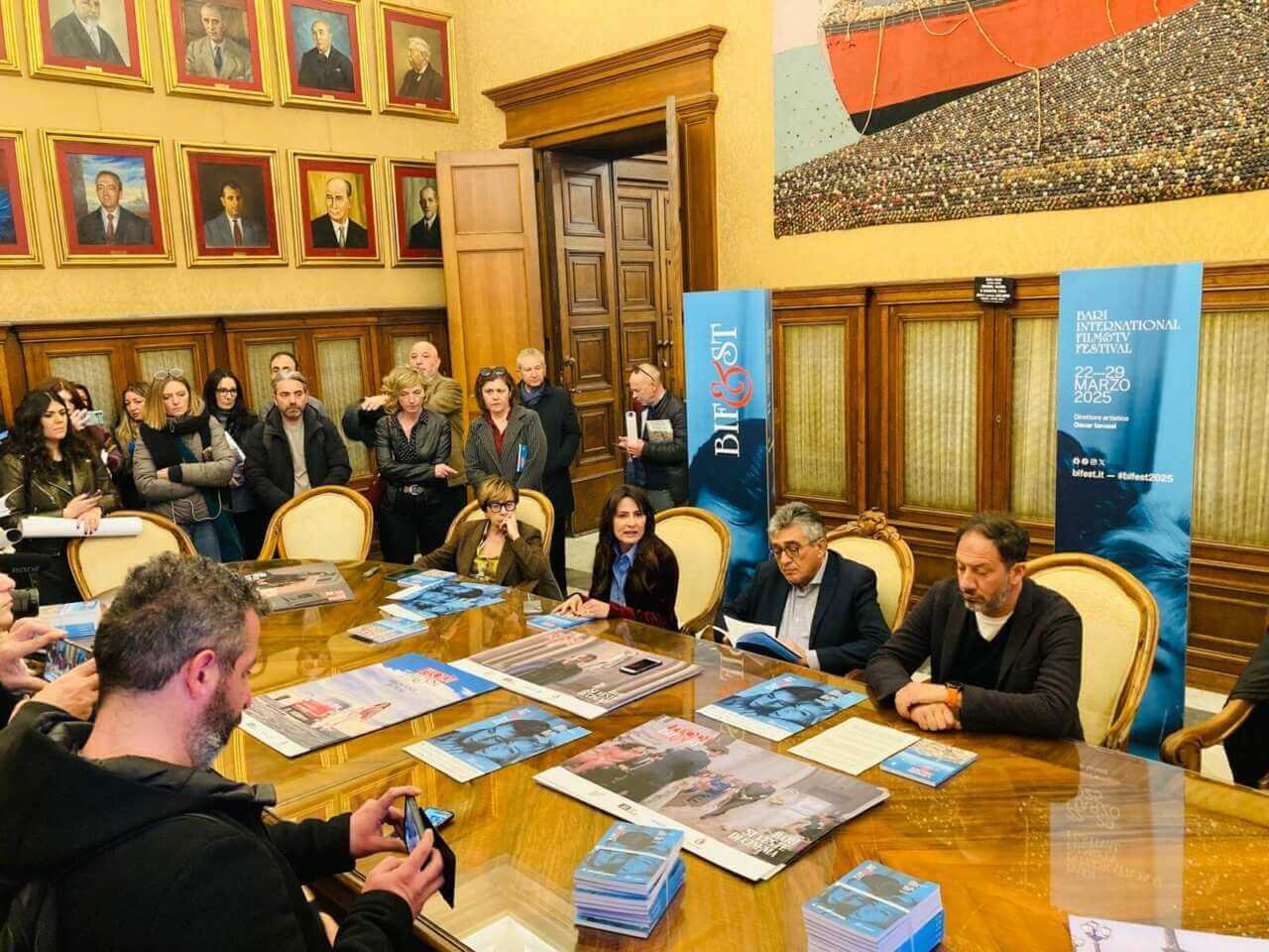 Bari si trasforma in un set cinematografico, torna il “Fuori Bif&st”: «Oltre 100 eventi collaterali» Bari si trasforma in un set cinematografico, torna il “Fuori Bif&st”: «Oltre 100 eventi collaterali»