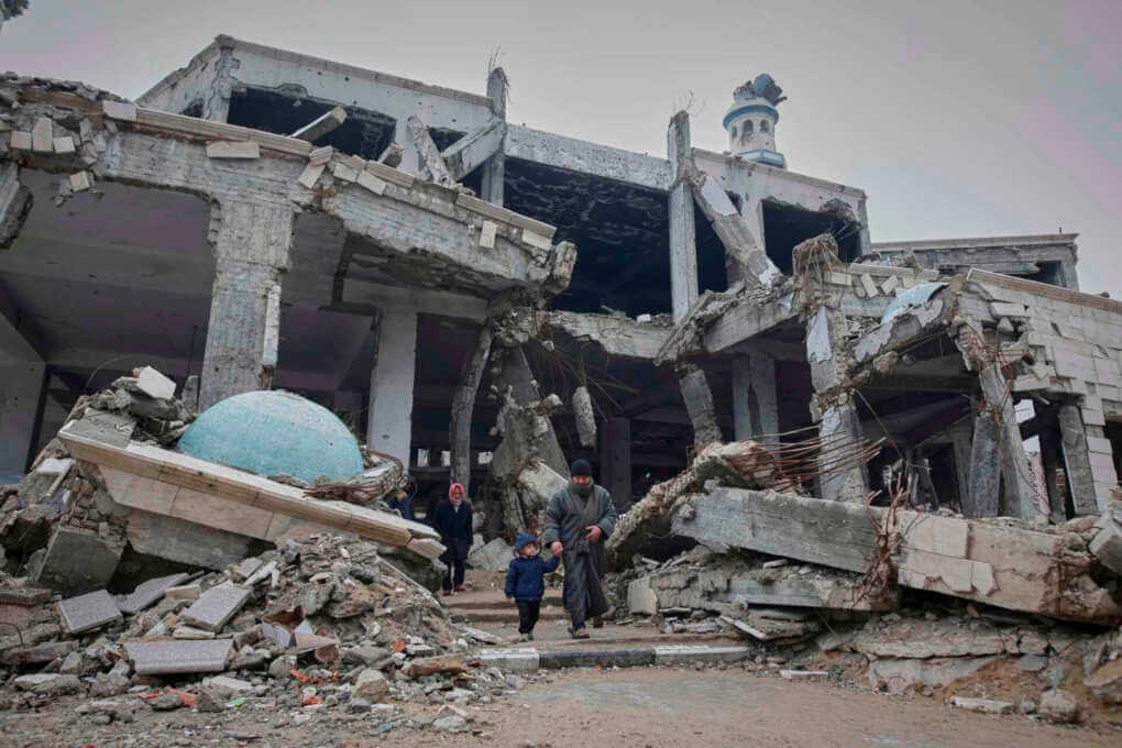 Gaza, raid israeliani durante la festa di fine Ramadan: uccisi 9 palestinesi, tra loro 5 bambini Gaza, raid israeliani durante la festa di fine Ramadan: uccisi 9 palestinesi, tra loro 5 bambini