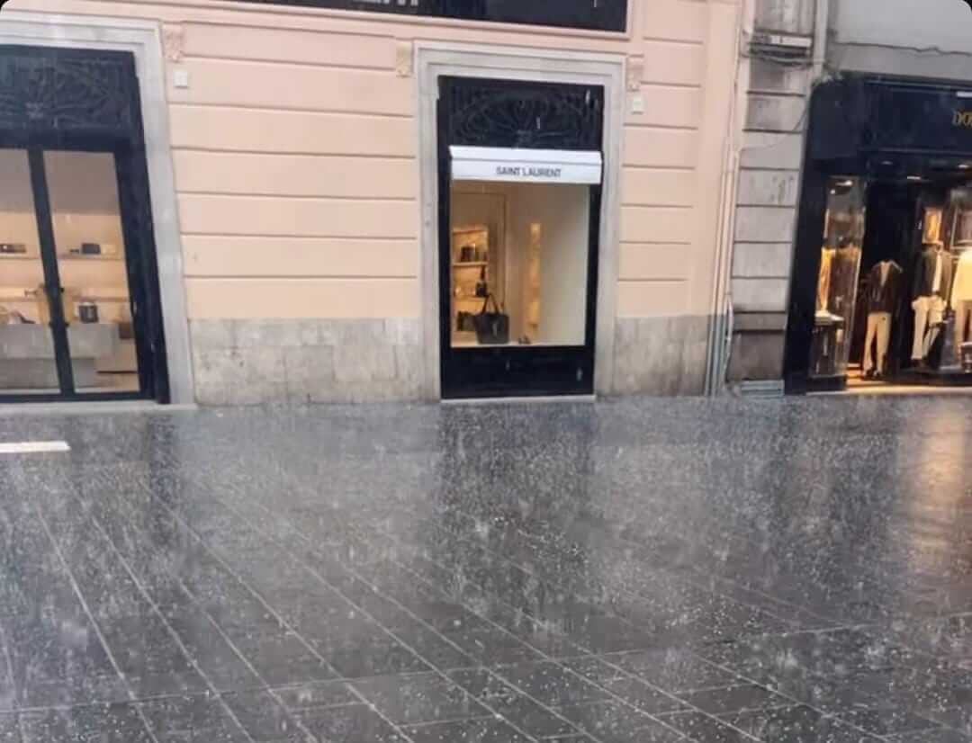 Maltempo in Puglia, allagamenti e disagi nel Foggiano: temporali e grandine a Bari
