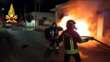 Notte di fuoco nel Salento, tre veicoli distrutti da incendi in meno di due ore: indagini in corso