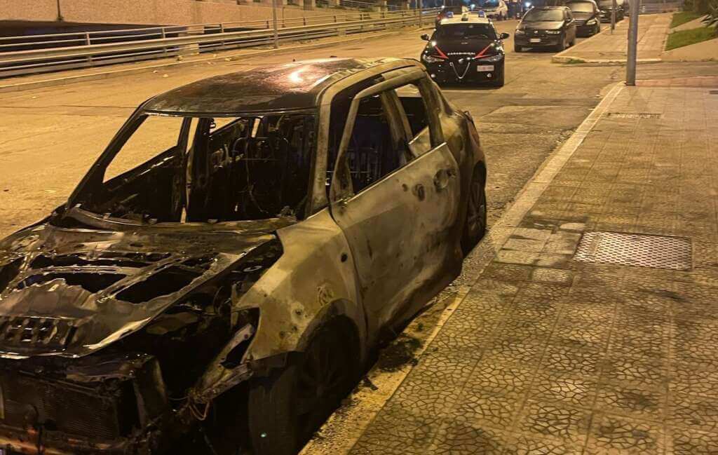 Galleria foto 'Barletta, a fuoco l’auto del segretario cittadino di Fratelli d’Italia: indagini in corso' - foto 1
