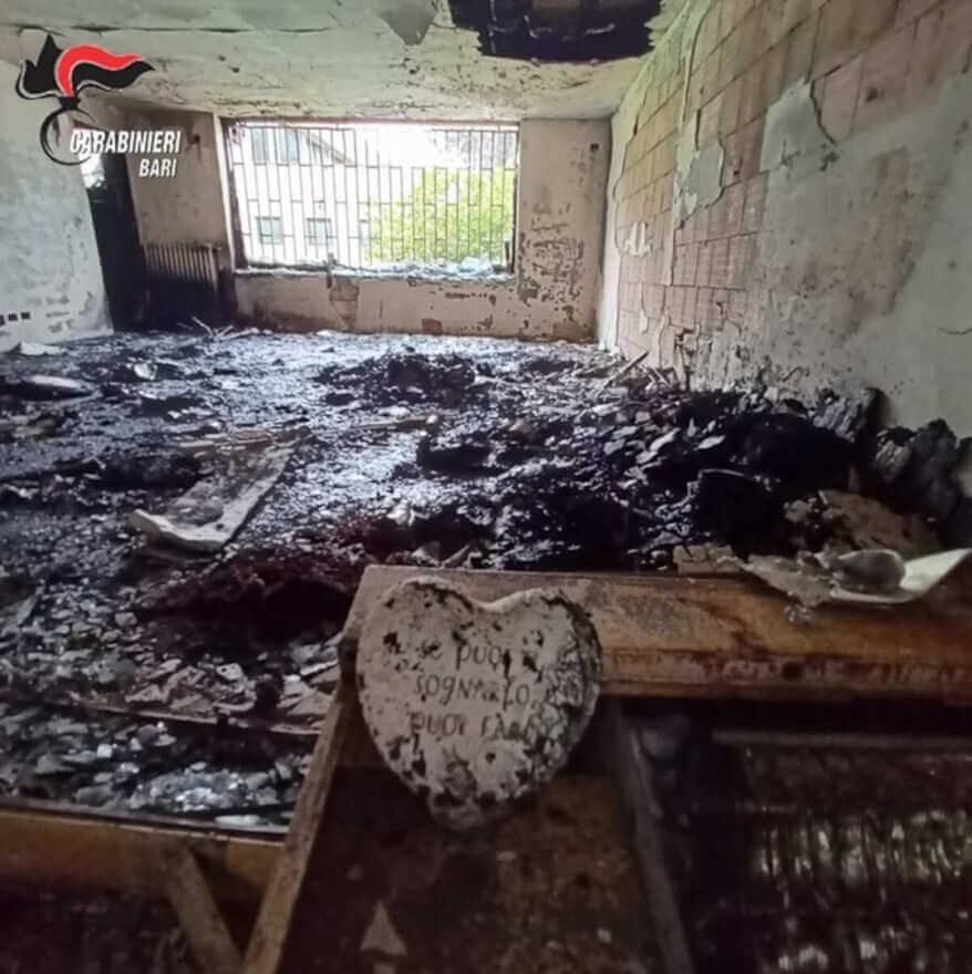 Rutigliano, incendio devasta una scuola: denunciati quattro 17enni e un 18enne Rutigliano, incendio devasta una scuola: denunciati quattro 17enni e un 18enne