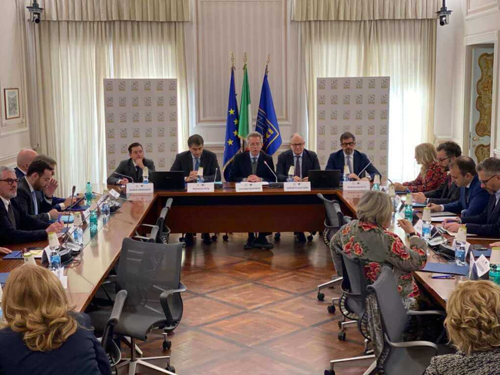 Fondi di coesione, l’appello dei Comuni a Fitto: «Quelle risorse non siano usate per il riarmo» Fondi di coesione, l’appello dei Comuni a Fitto: «Quelle risorse non siano usate per il riarmo»